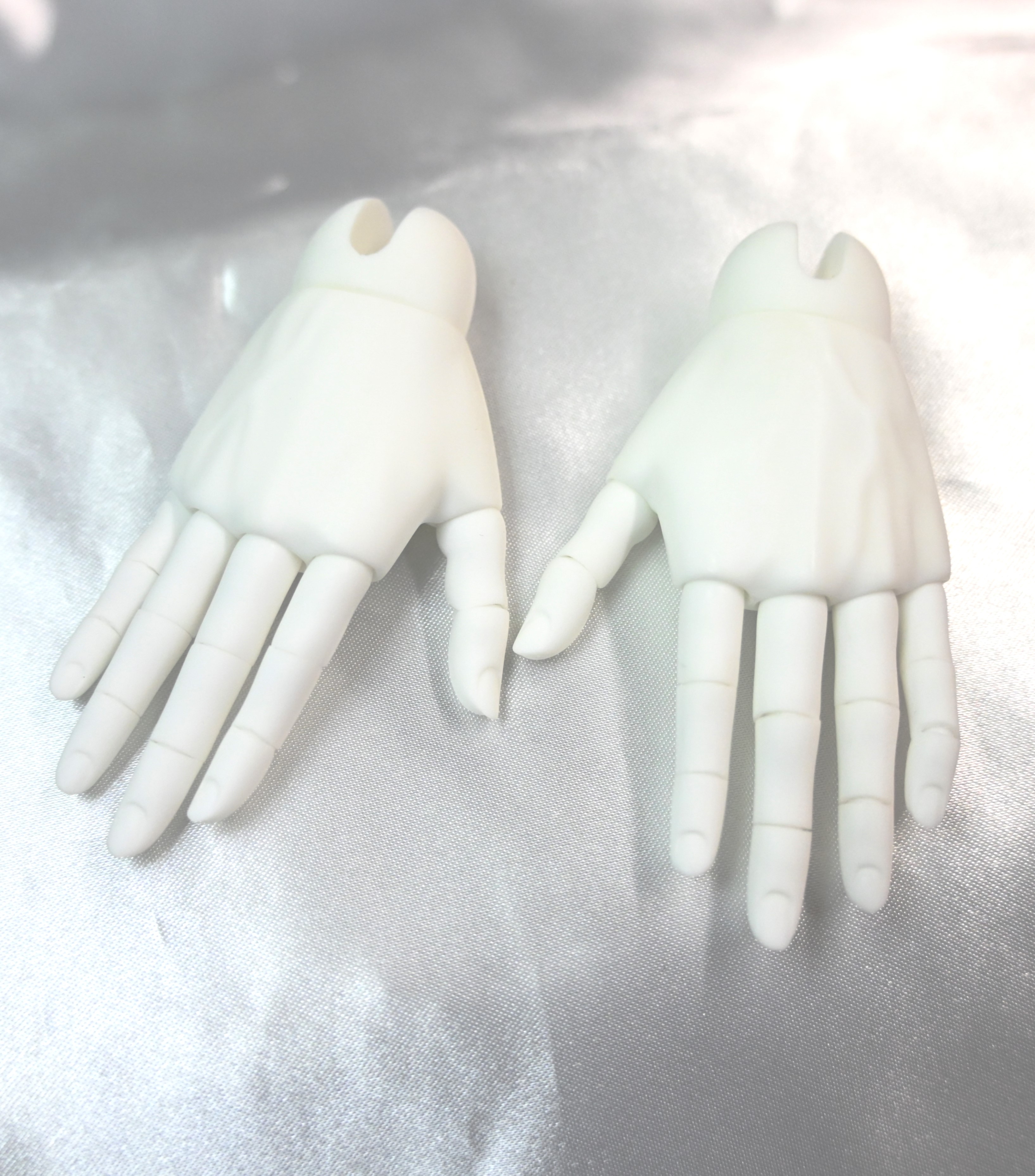 【70cm】 DIKADOLL / Senior hand parts B(short nail)Pure white Skin